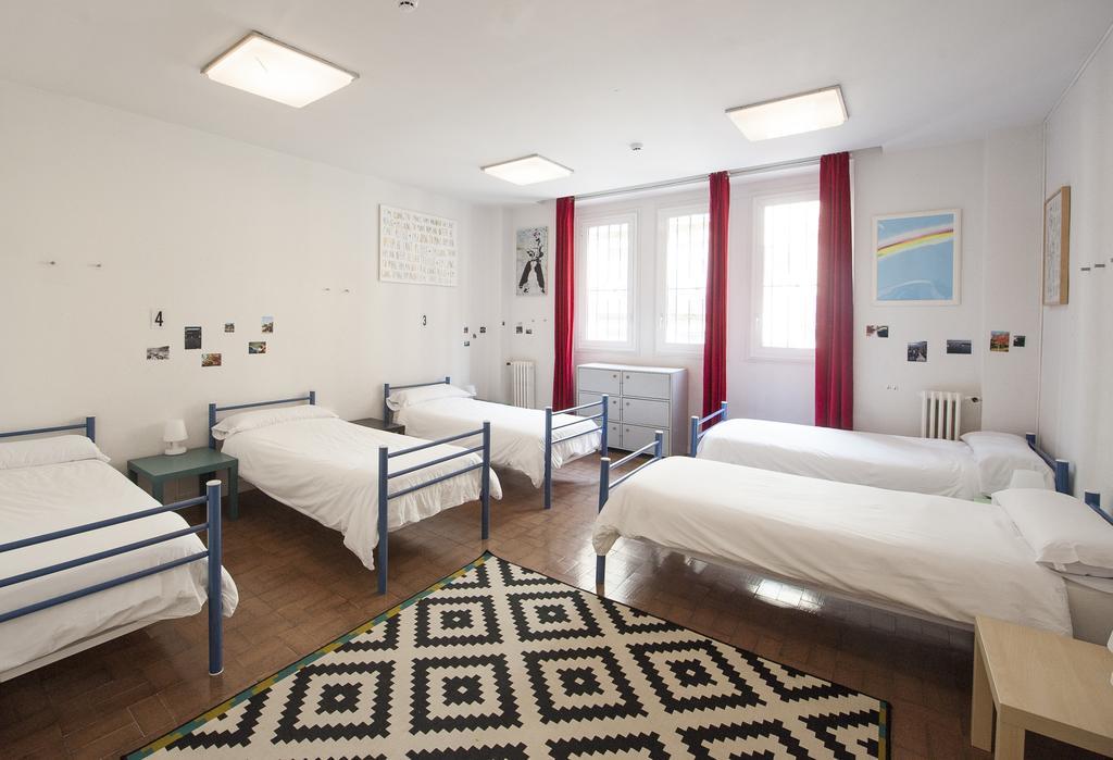A Room In The City Hostel San Sebastián Eksteriør billede
